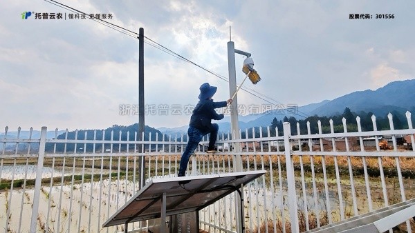 春垄之上，托普人用专业与温度，唤醒每一台“农田卫士”
