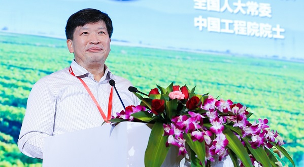 中国科学技术协会副主席、中国工程院副院长、全国人大常委、中国工程院院士邓秀新
