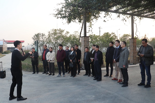 培训班参观草莓视频色板下载临浦基地